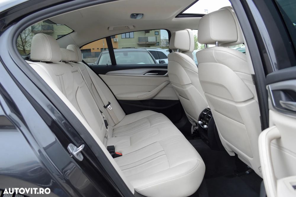 BMW Seria 5 520d Aut. Luxury Line - 29