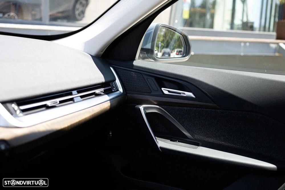 BMW iX3 Impressive - 34