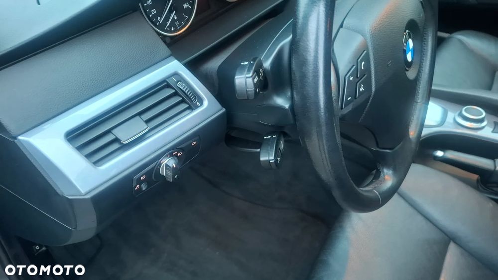BMW Seria 5 525i - 17