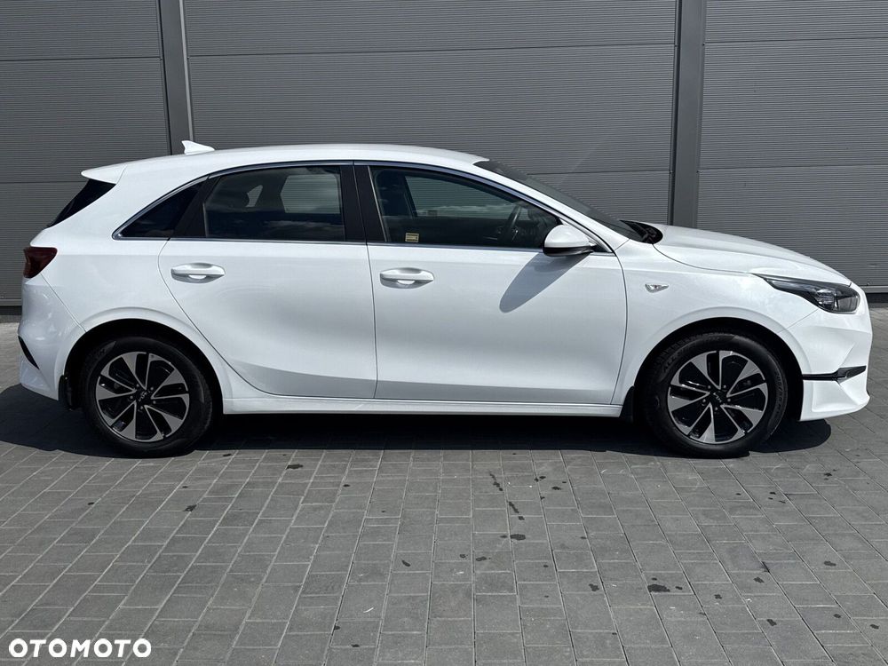 Kia Ceed 1.5 T-GDI M DCT - 11