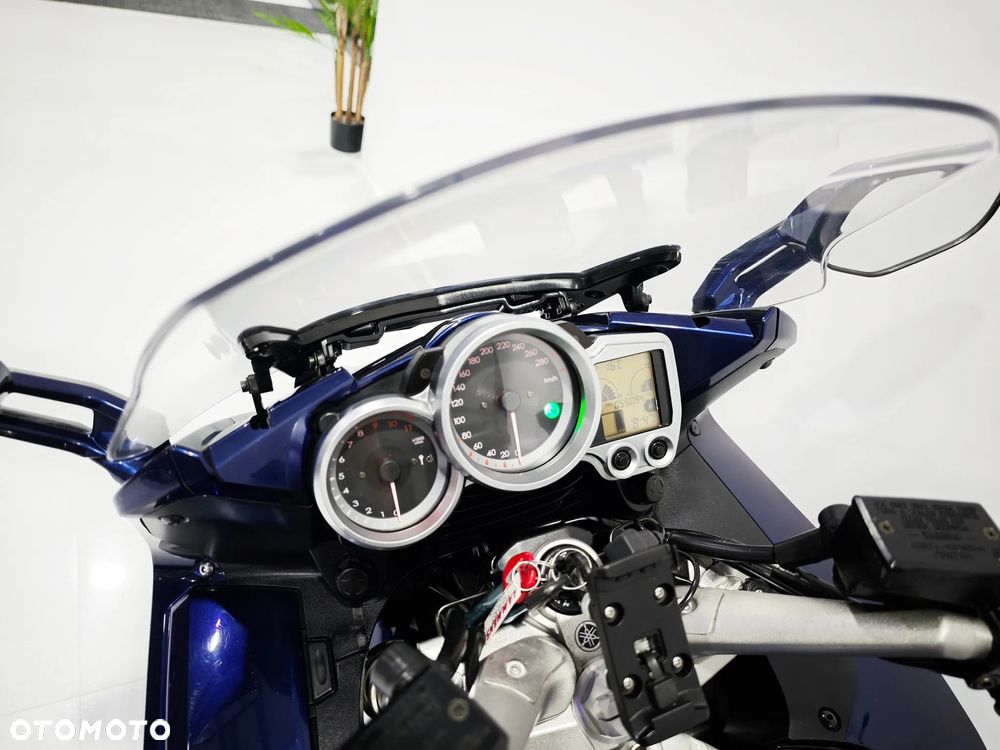 Yamaha FJR - 6