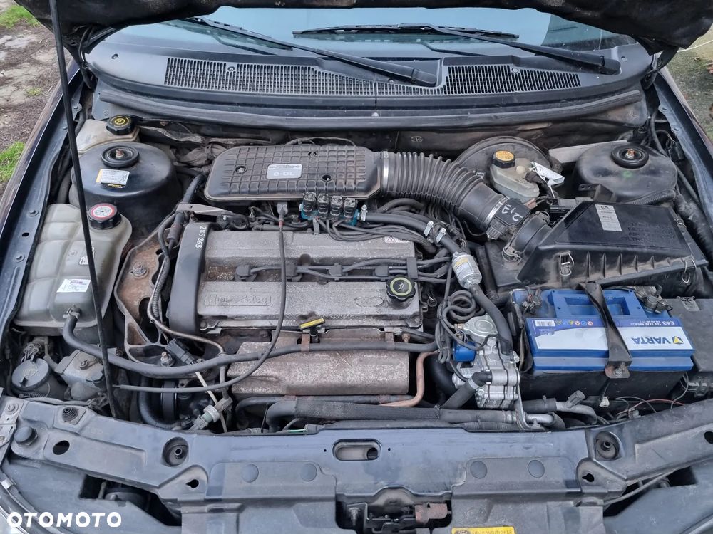 Ford Mondeo 2.0 Ghia - 23