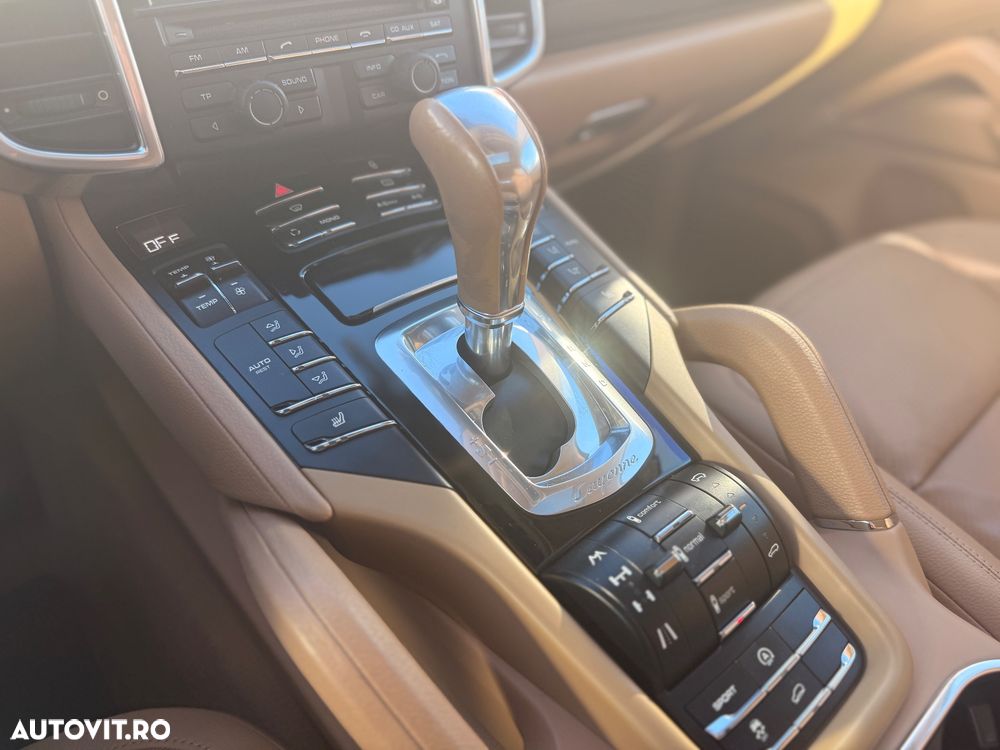 Porsche Cayenne 3.0TD TipTronic - 12