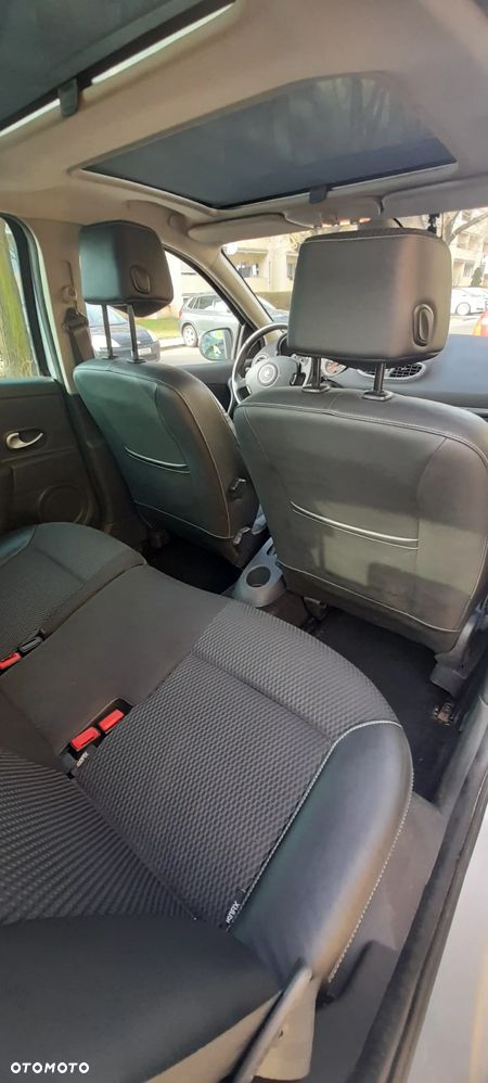 Renault Clio 1.6 16V Dwudziestka - 10