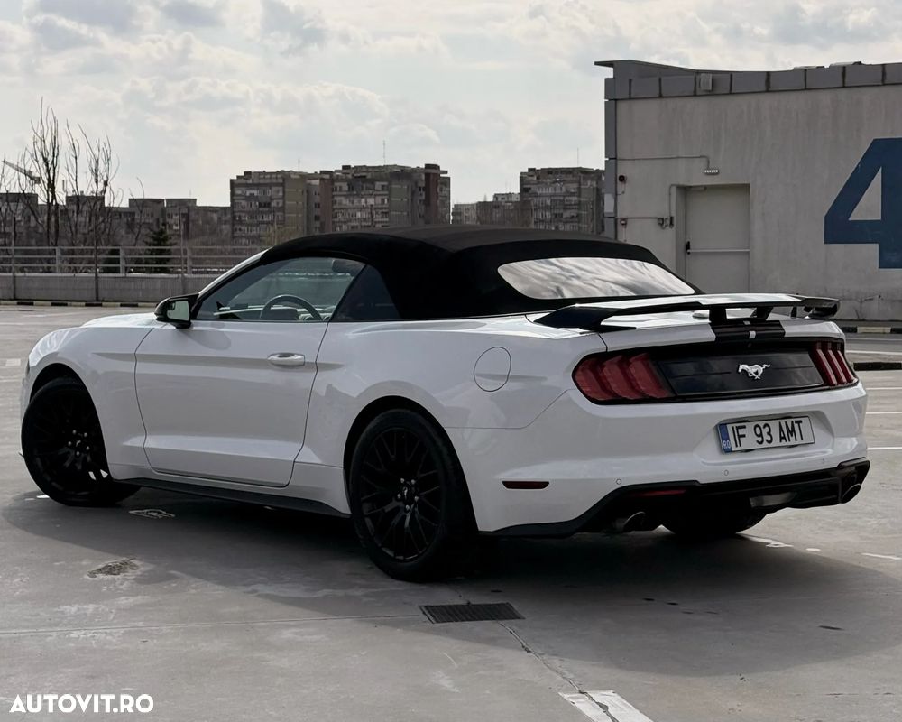 Ford Mustang - 2