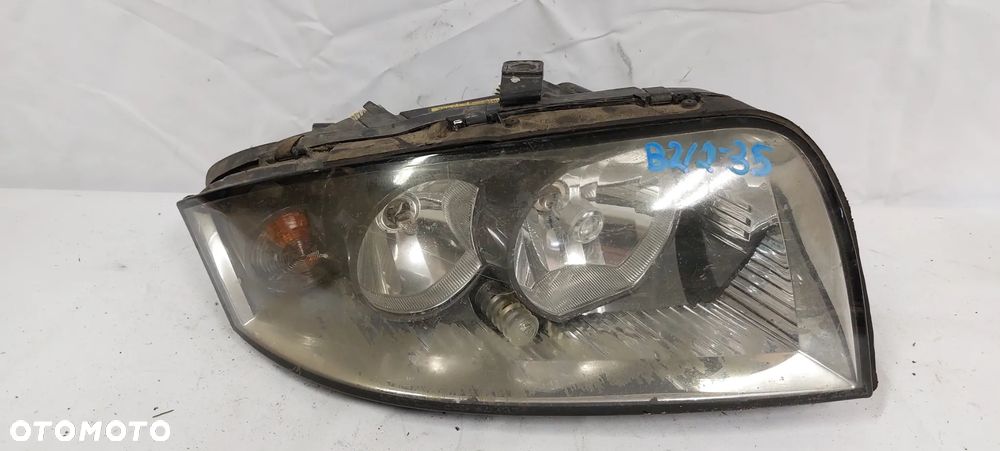.  LAMPA PRZOD PRZEDNIA PRAWA AUDI A2 - 1