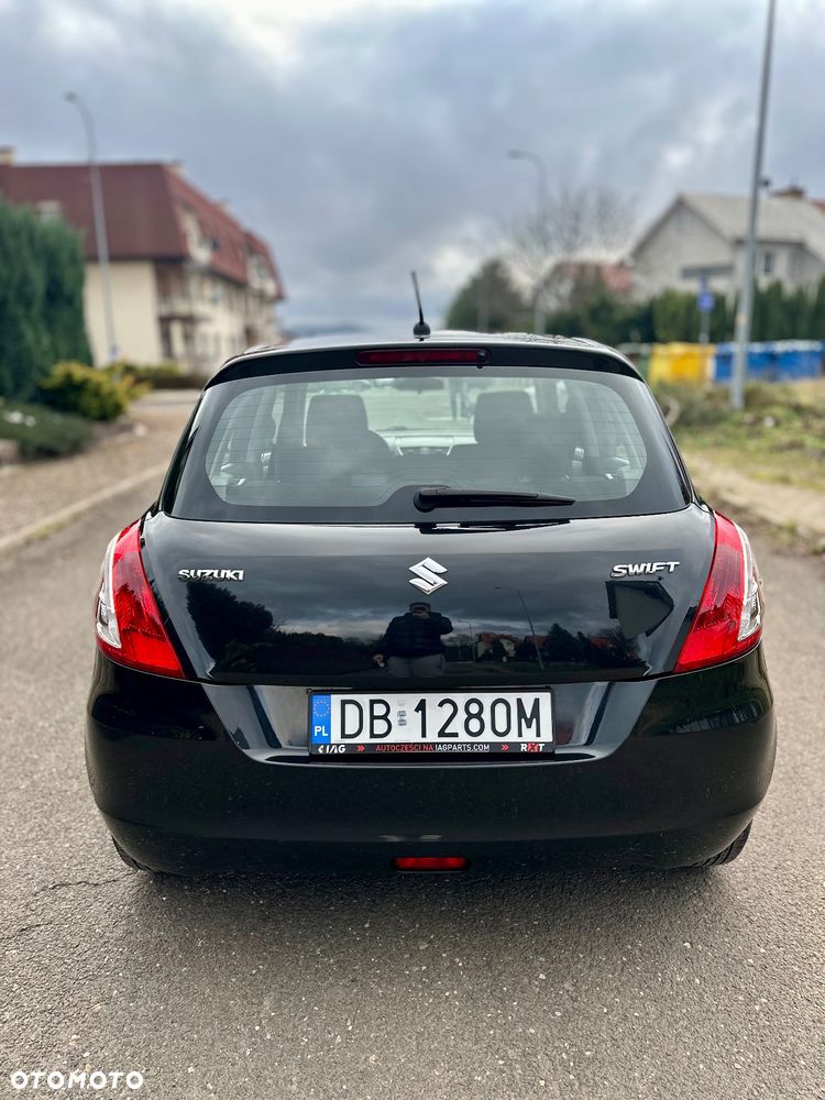 Suzuki Swift - 4