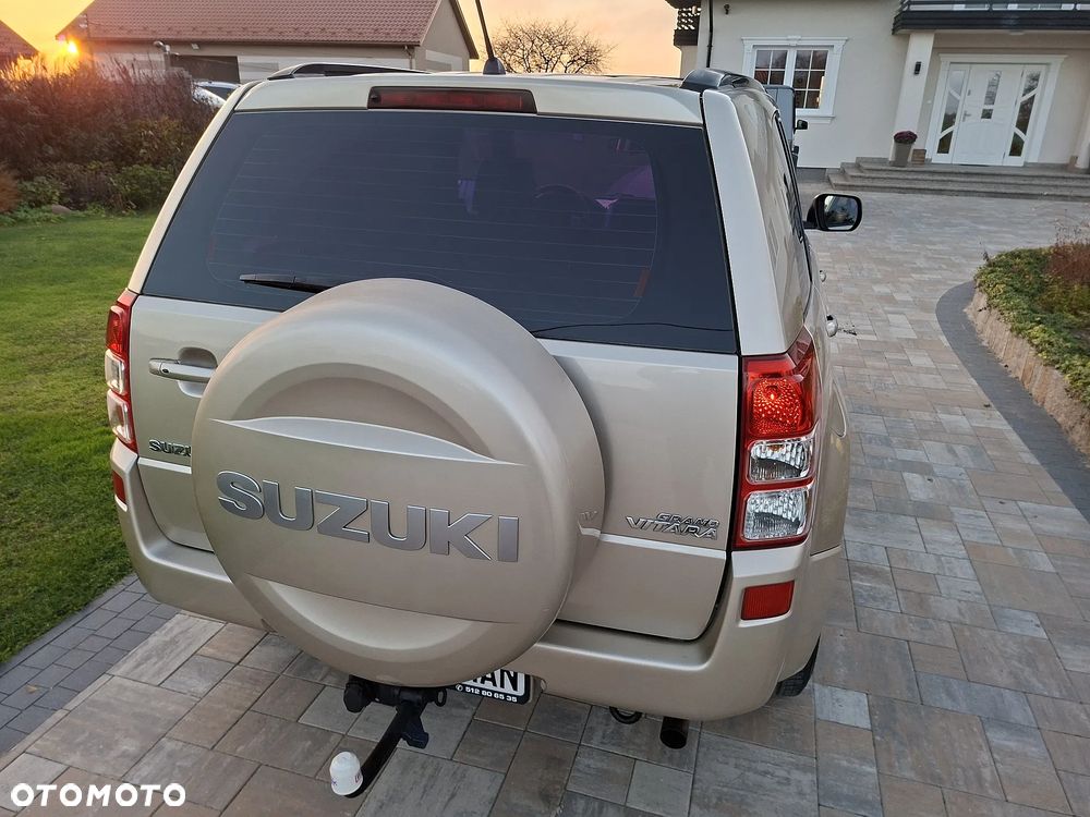 Suzuki Grand Vitara 2.0 De luxe - 8