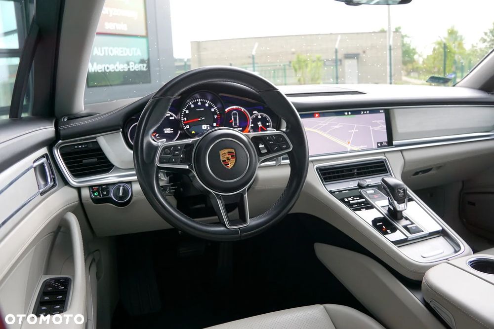 Porsche Panamera 4 - 26