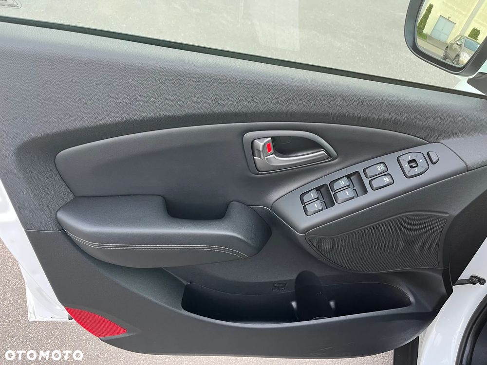Hyundai ix35 2.0 GDI Premium 2WD - 18