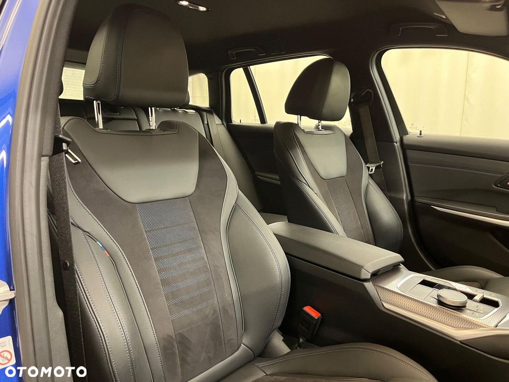 BMW Seria 3 320d xDrive mHEV M Sport - 38