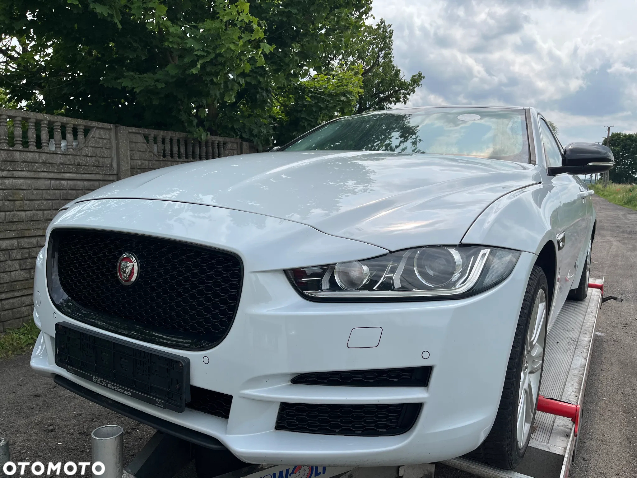 Jaguar XE 2.0 T R-Sport - 8