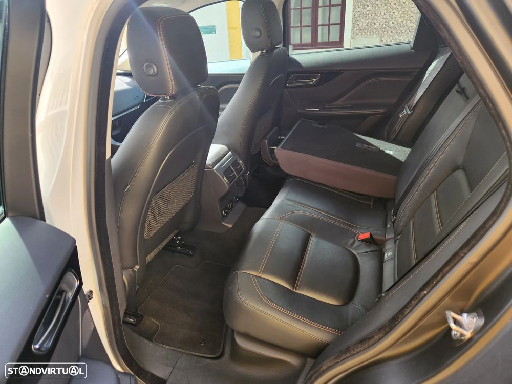 Jaguar F-Pace D200 AWD R-Dynamic HSE - 20