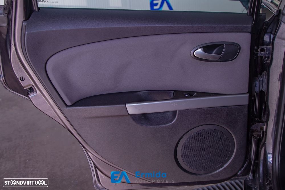 SEAT Leon 2.0 TDI Sport DPF - 35