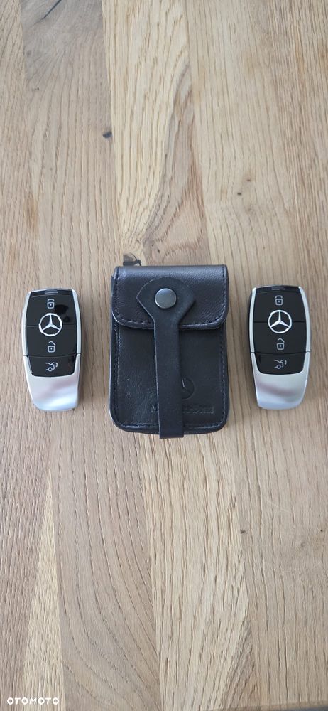 Mercedes-Benz Klasa E 220 d 4-Matic AMG - 23