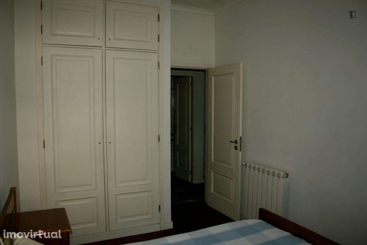 Quarto - localizado em Montes Claros Coimbra - Grande imagem: 3/11