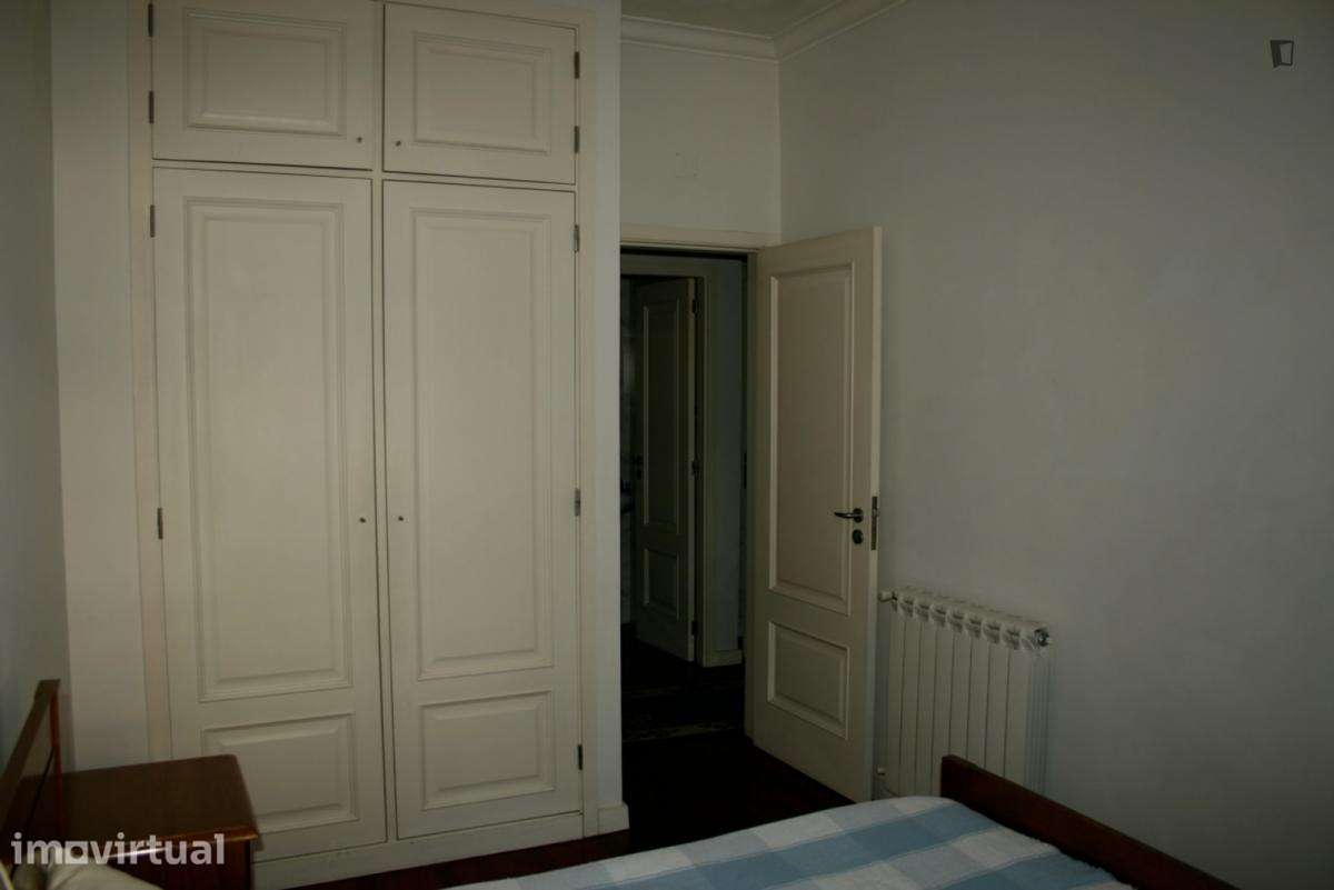 Quarto - localizado em Montes Claros Coimbra - Grande imagem: 3/11