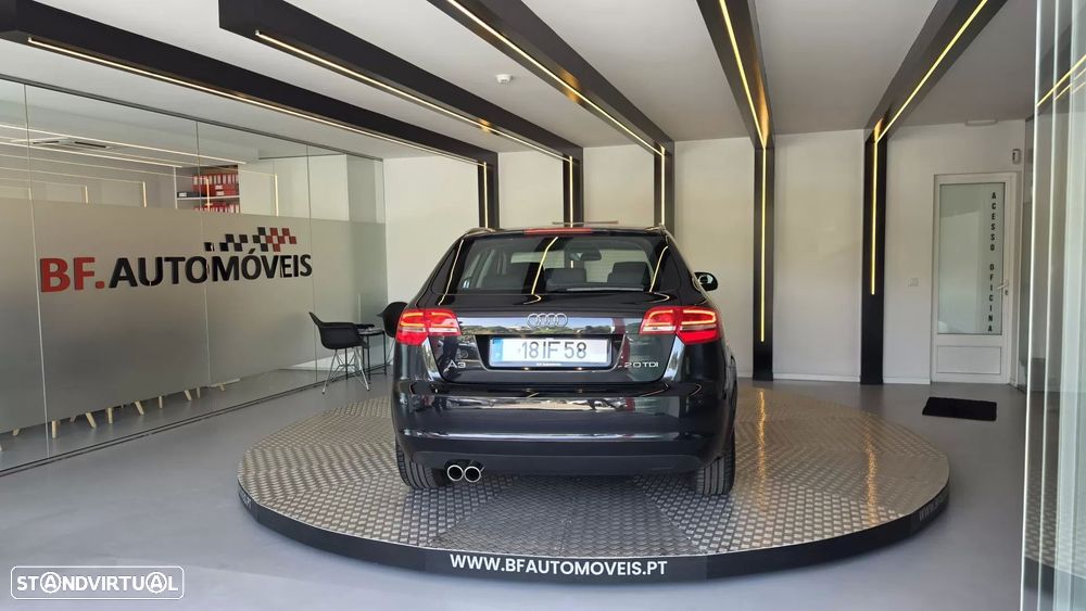 Audi A3 Sportback 2.0 TDi Attraction Business Line - 17
