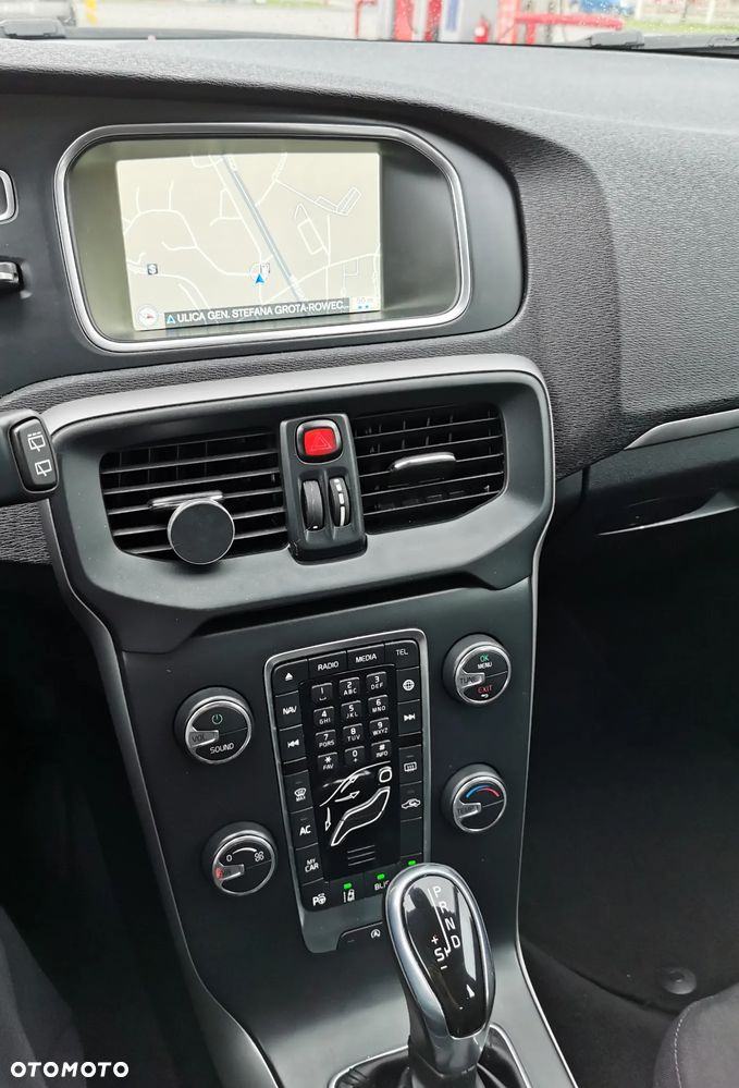 Volvo V40 D2 Momentum - 4