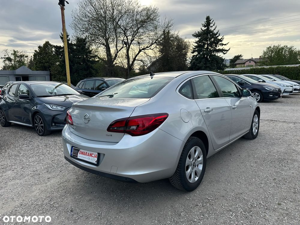 Opel Astra - 10