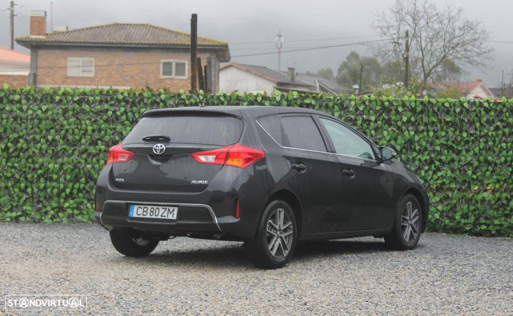 Toyota Auris 1.4 D-4D Exclusive - 3
