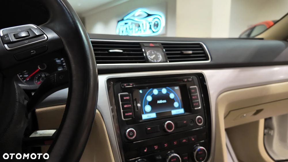 Volkswagen Passat - 28