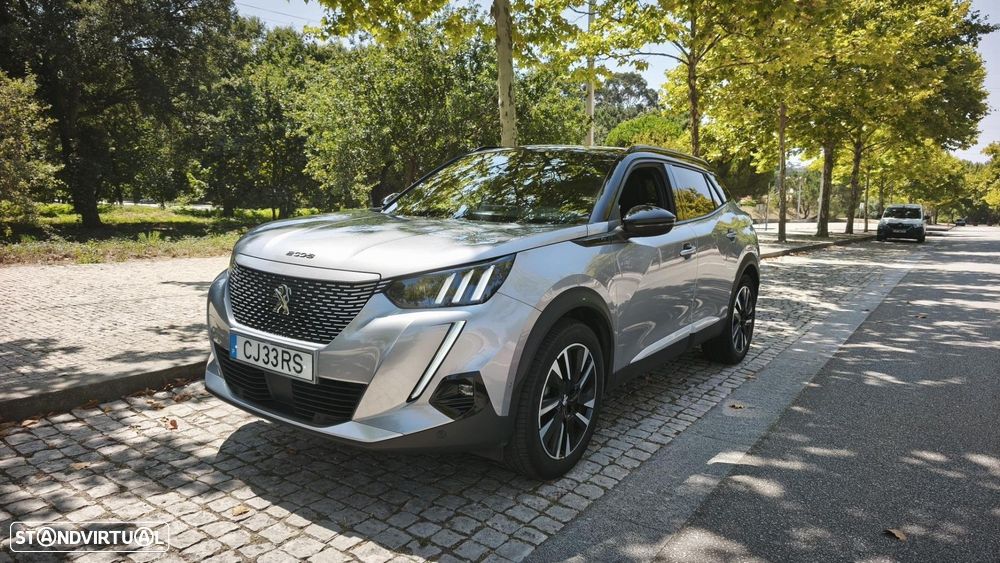 Peugeot e-2008 50 kWh GT - 6