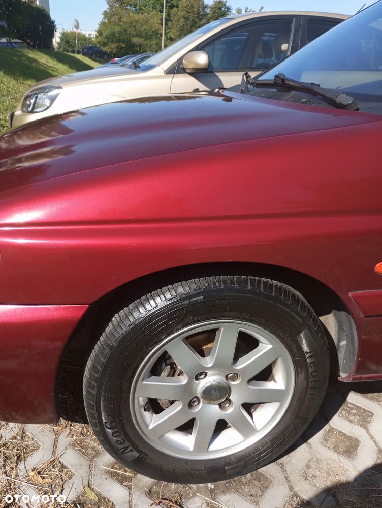 Ford Escort 1.8 16V Ghia - 7
