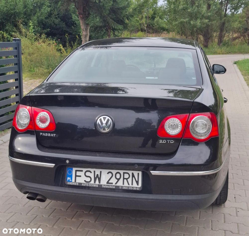 Volkswagen Passat 2.0 TDI Comfortline - 8