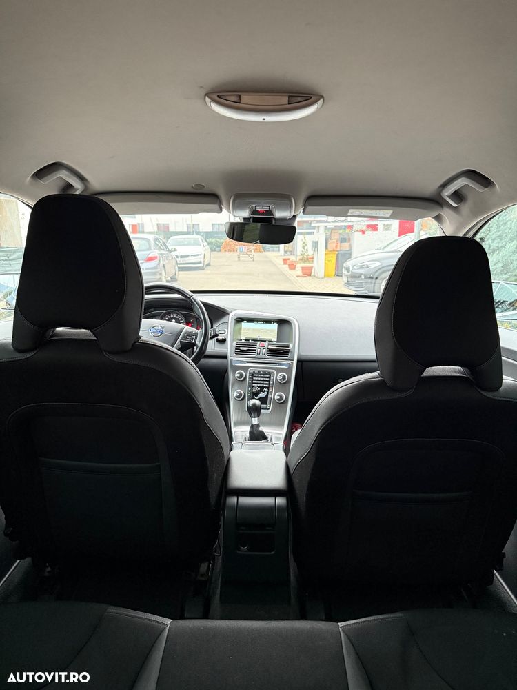 Volvo XC 60 D3 Momentum - 9