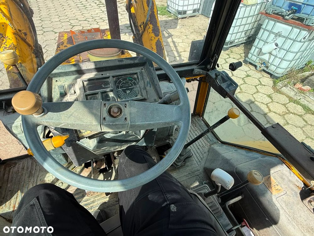 JCB 3CX - 9