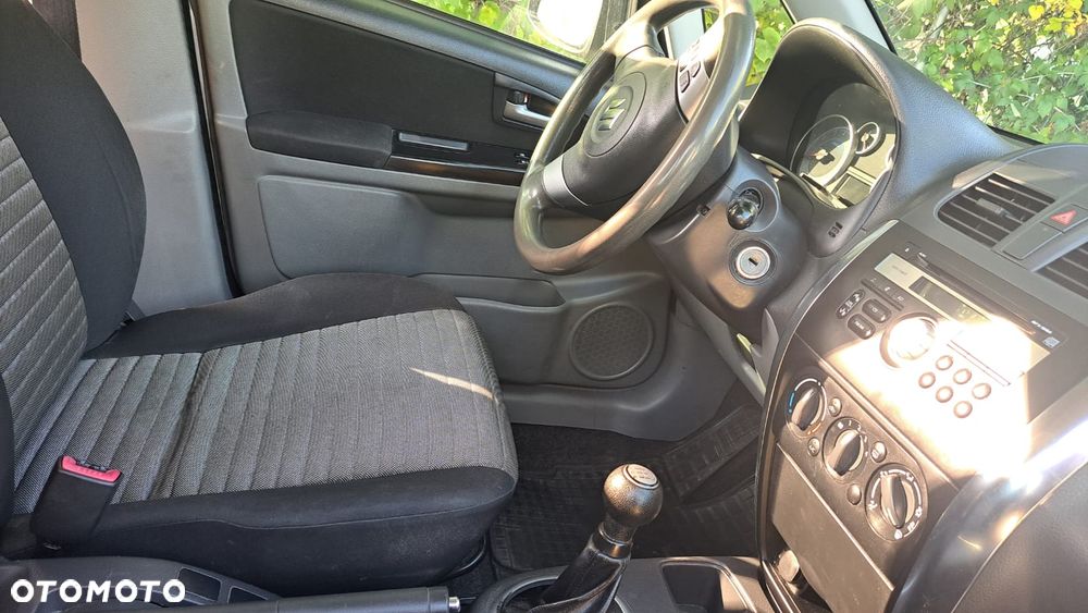 Suzuki SX4 - 8