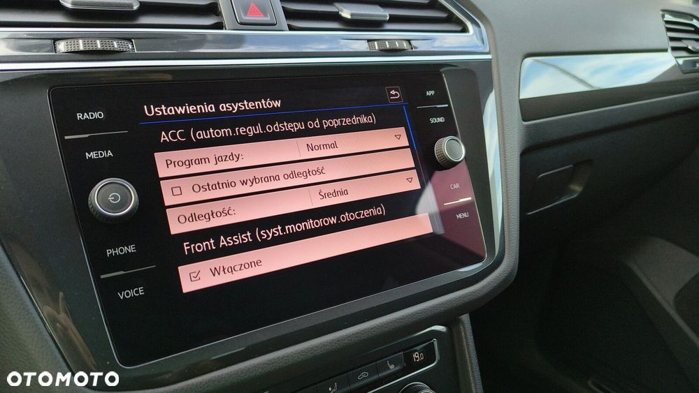 Volkswagen Tiguan - 24