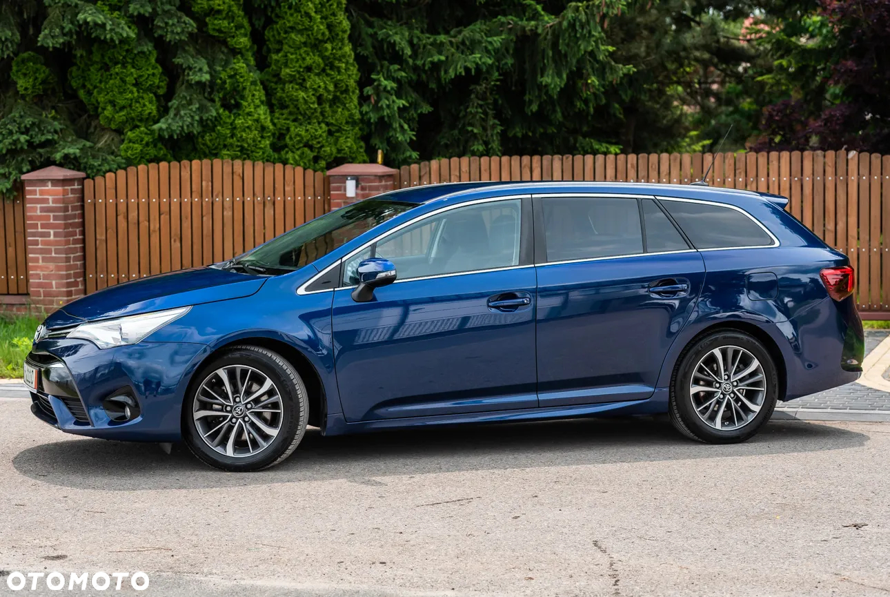 Toyota Avensis 2.0 D-4D Premium - 7