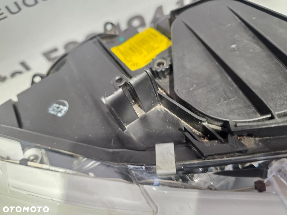 BMW E92 / E93 PRAWY BI-XENON SKRĘTNY DYNAMIC PRAWA LAMPA PRZEDNIA PRZÓD , NR 7239932 / 7239932-07 / 0301261284 , NR AUKCJI LPP201 - 13