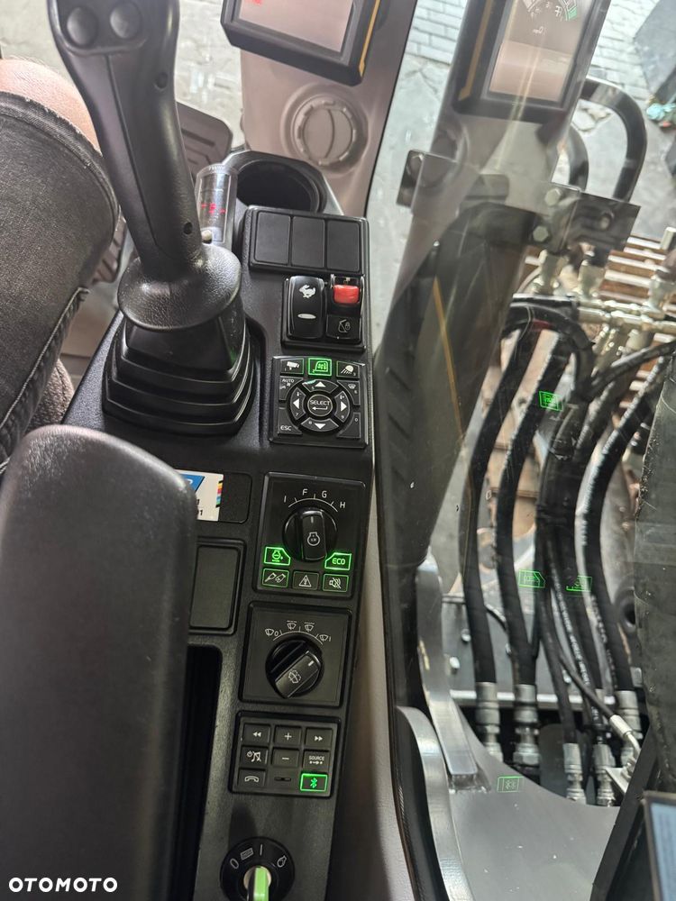 Volvo EC220E - 16