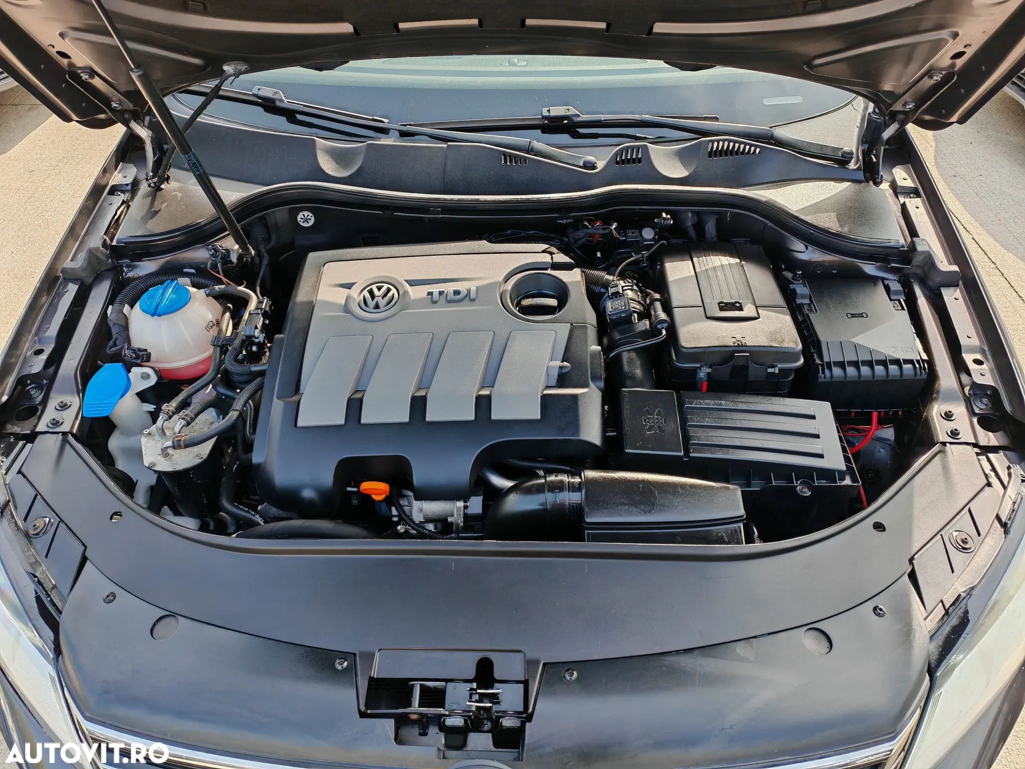 Volkswagen Passat Variant 1.6 TDI BlueMotion - 8