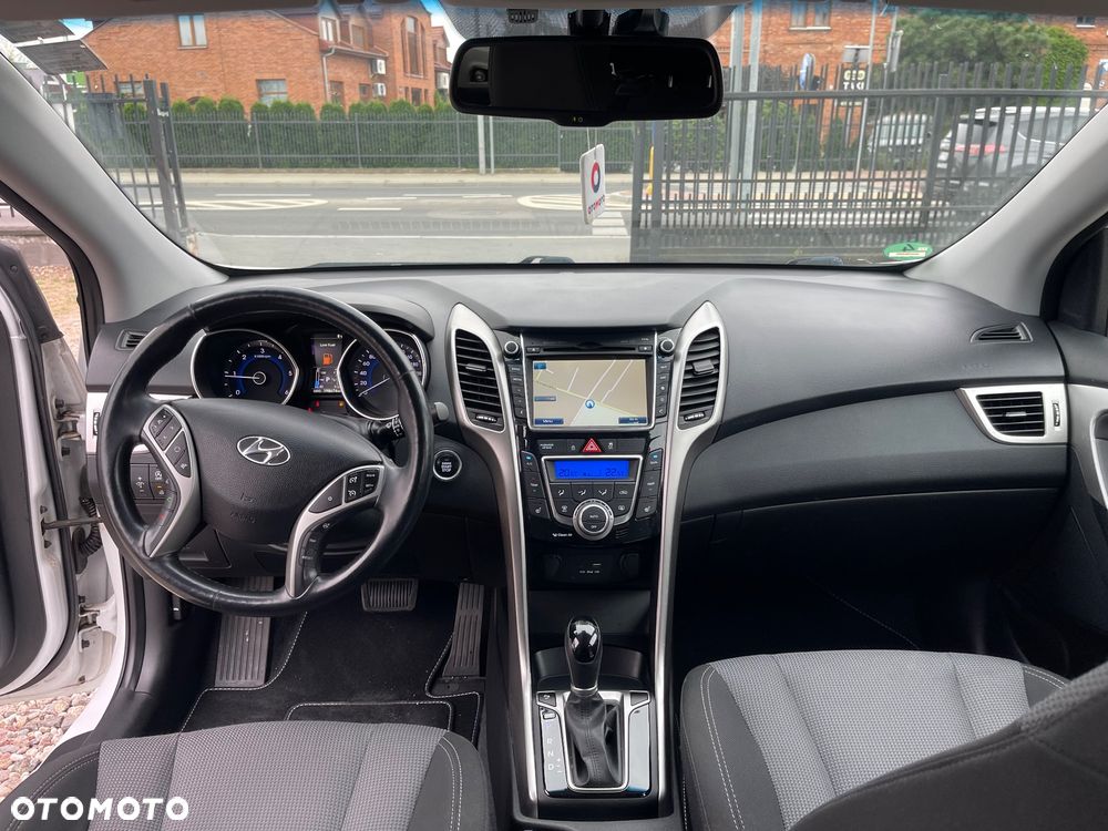 Hyundai i30 1.6 CRDi BlueDrive Premium DCT - 14