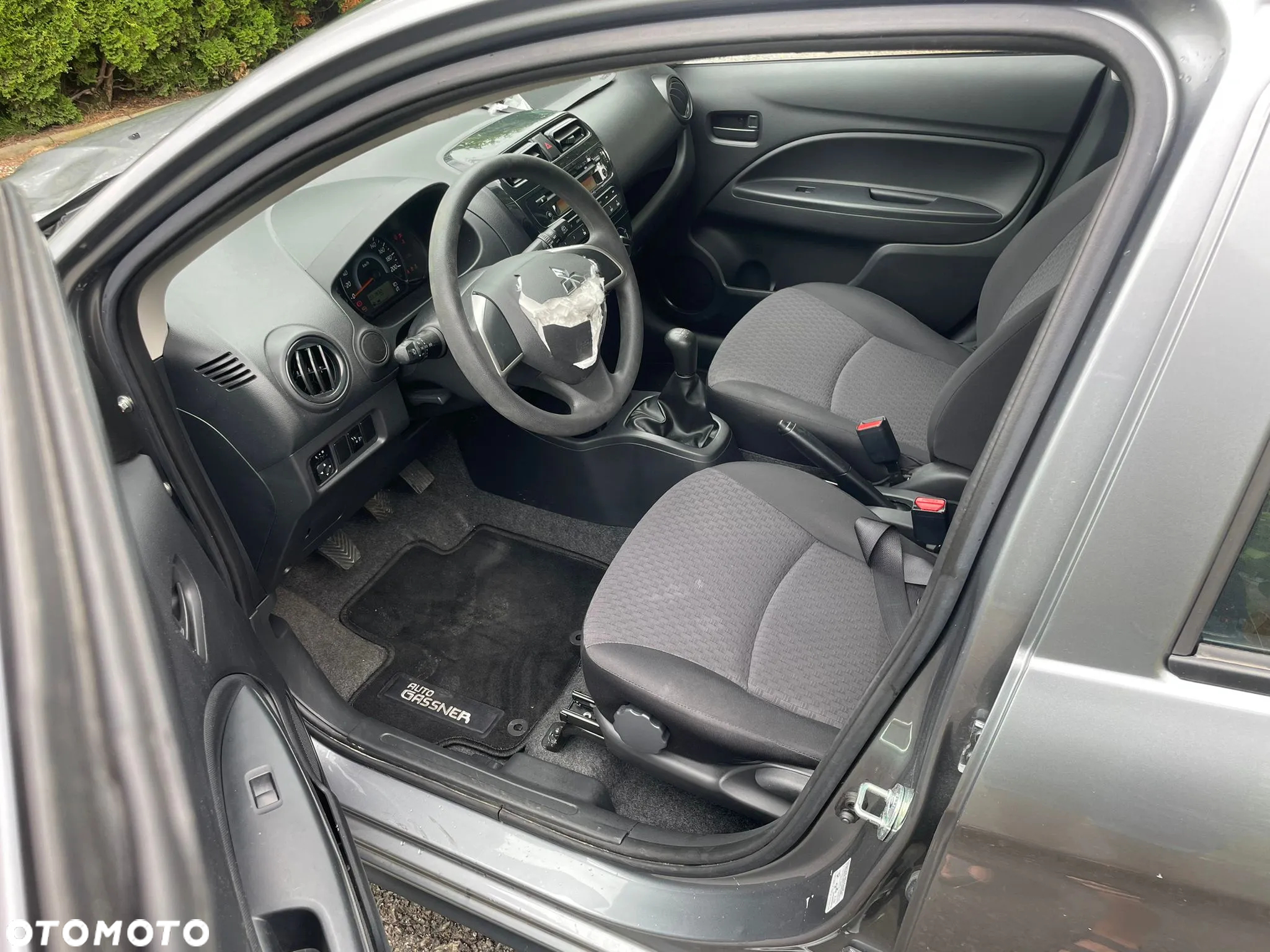 Mitsubishi Space Star 1.0 Inform - 12
