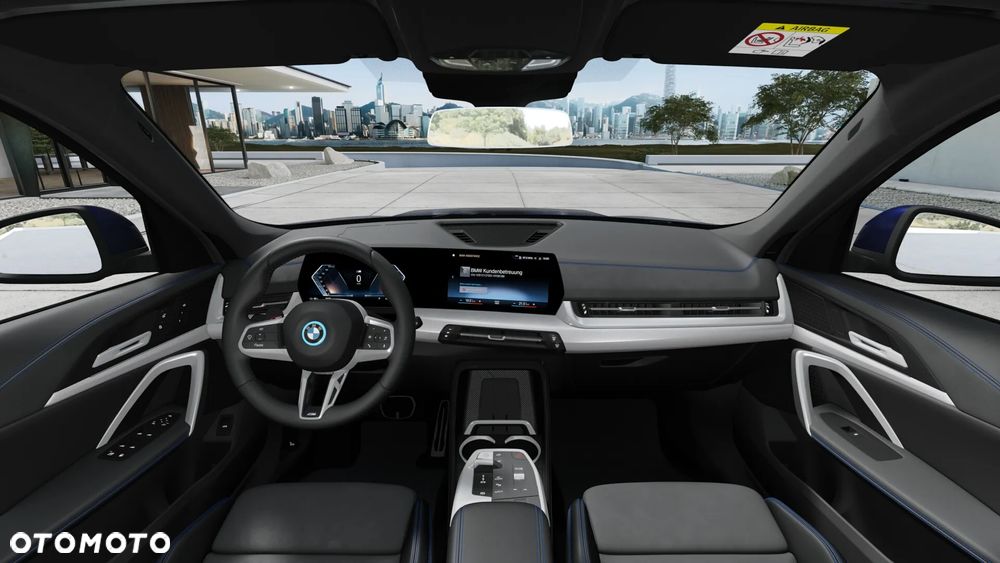 BMW iX1 eDrive20 M Sportpaket - 12