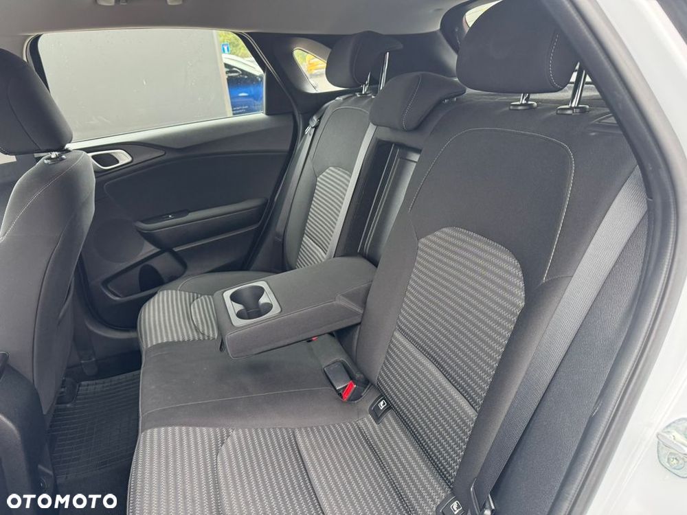 Kia Ceed 1.5 T-GDI M - 19