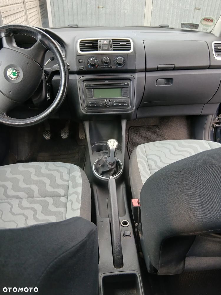 Skoda Roomster 1.4 16V PLUS EDITION - 10