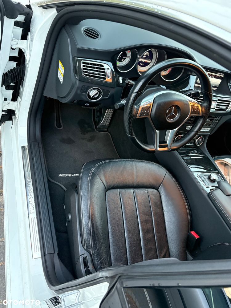 Mercedes-Benz CLS - 23