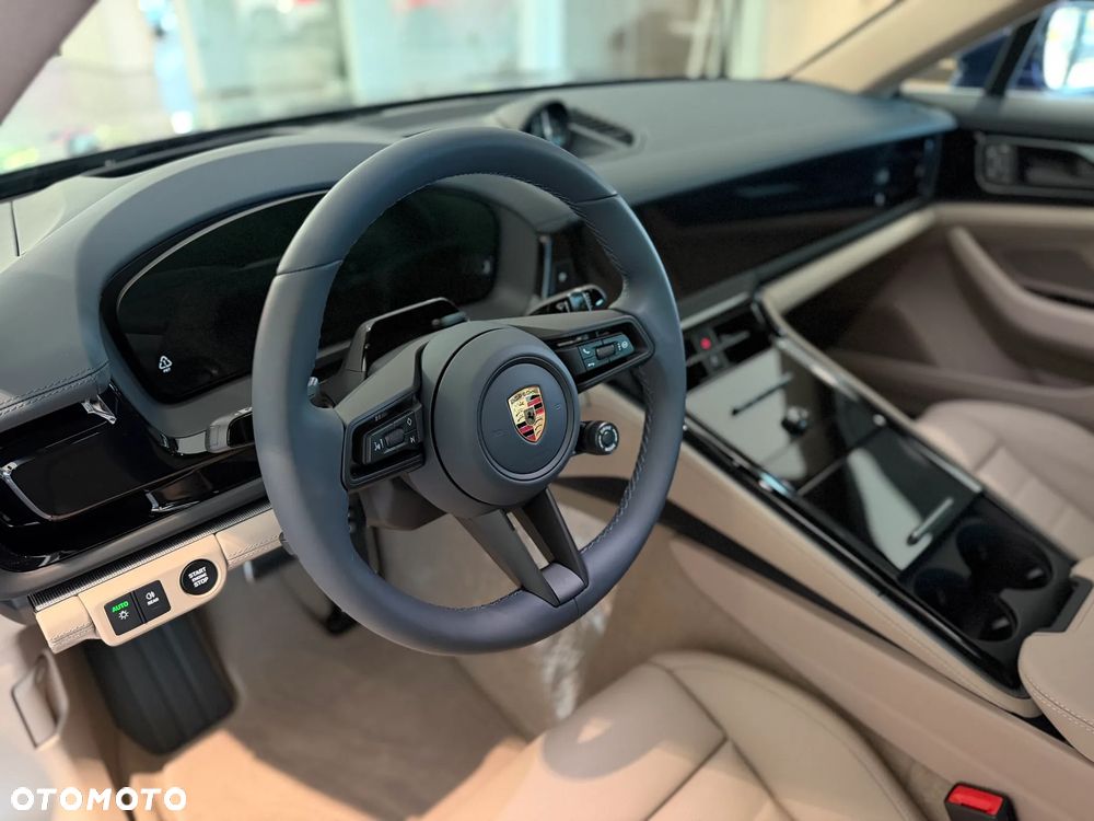 Porsche Panamera 4 E-Hybrid PHEV - 28