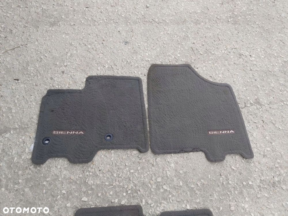 TOYOTA Sienna dywanik wycieraczka przód tył - 3