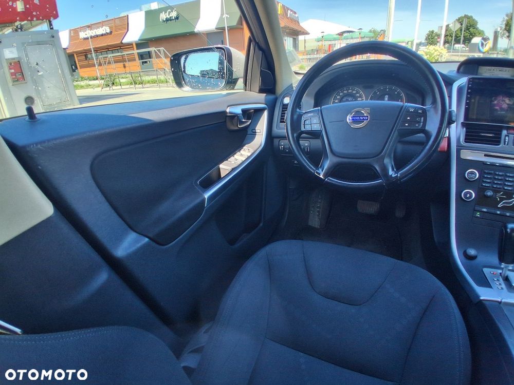 Volvo XC 60 D3 Momentum - 12