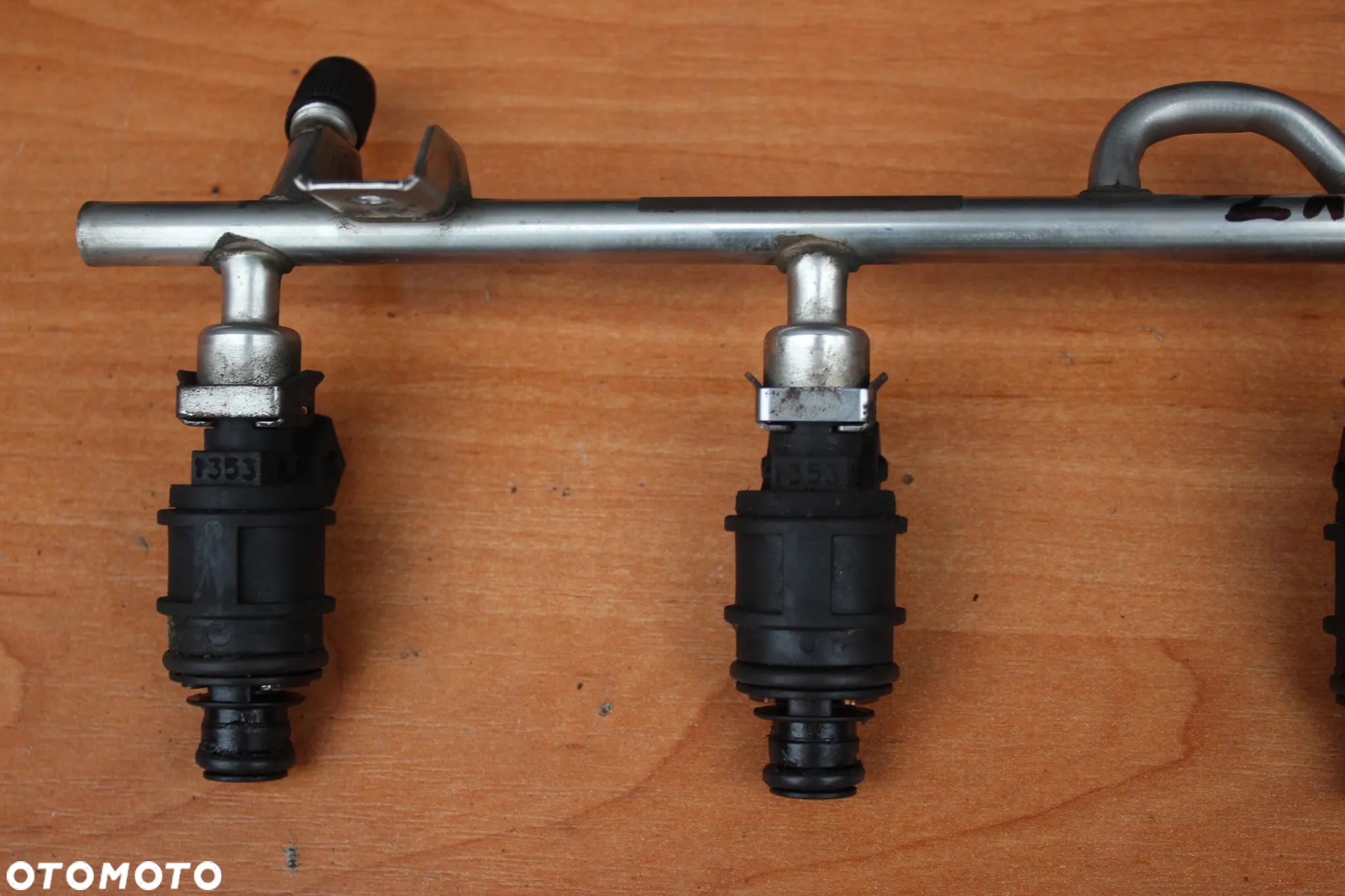 LISTWA WTRYSKOWA WTRYSKIWACZE 1.8 Z18XE X18XE OPEL VECTRA C SIGNUM ZAFIRA A ASTRA G MERIVA A 90536149 - 3