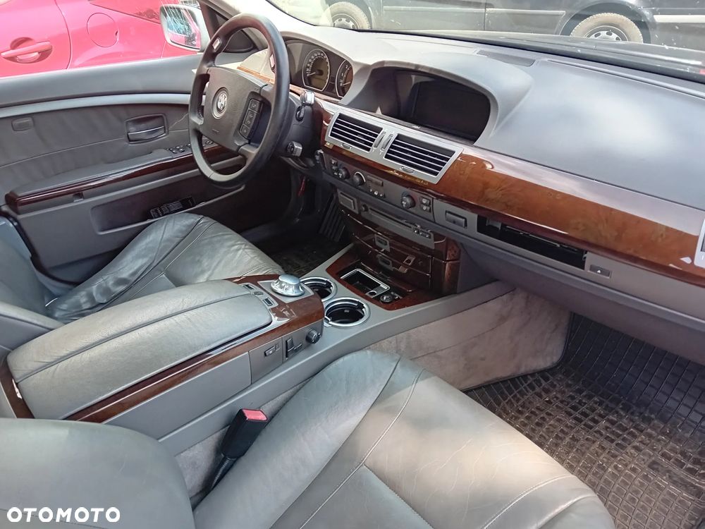 *BMW E65 735* Samochód na części - 12