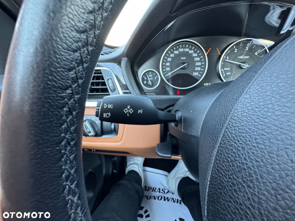 BMW Seria 3 320d Luxury Line - 25