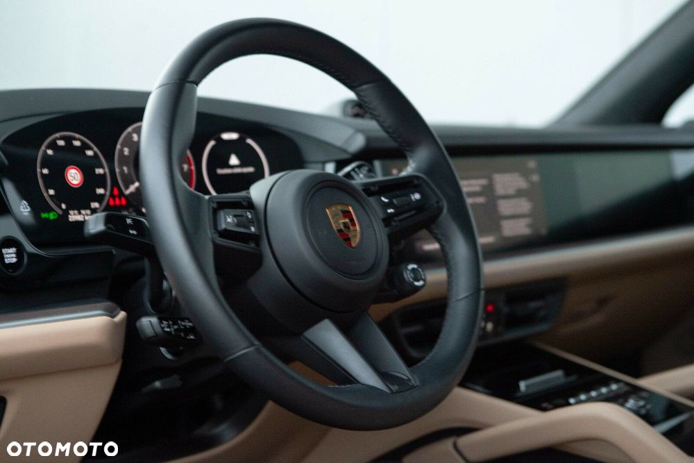 Porsche Cayenne - 24